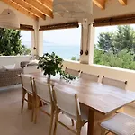 Luxury Family Front - Sunday House
