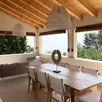 Luxury Family Front - Sunday House