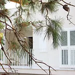 Luxury Family Front - Sunday House Willa