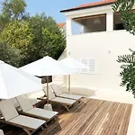 Luxury Family Front - Sunday House Slatine
