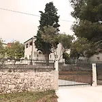 Luxury Family Front - Sunday House Slatine
