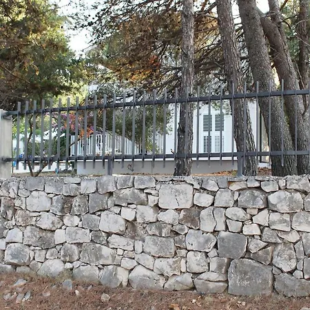 Willa Luxury Family Front - Sunday House