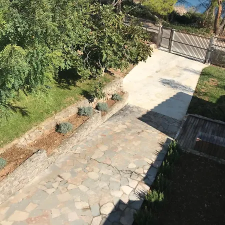 Villa Luxury Family Front - Sunday House Slatine