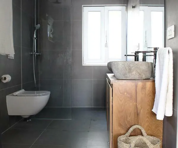 Luxury Family Front - Sunday House Slatine