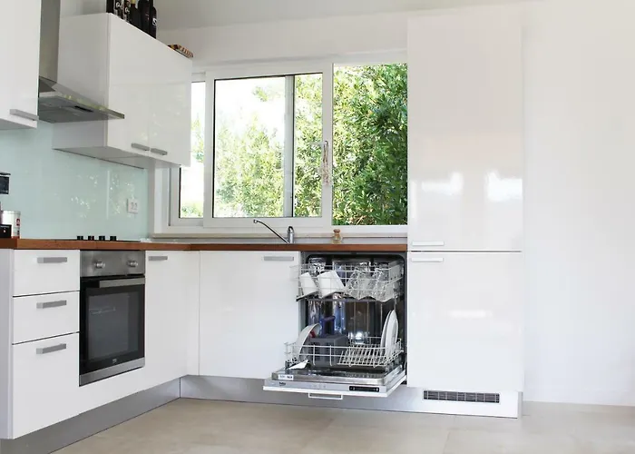 Villa Luxury Family Front - Sunday House Slatine