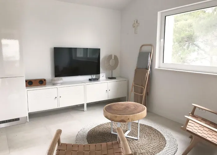 Luxury Family Front - Sunday House Slatine