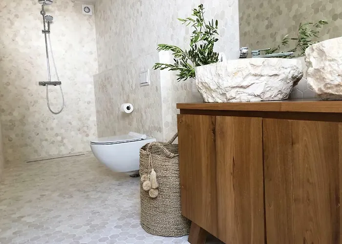 Luxury Family Front - Sunday House