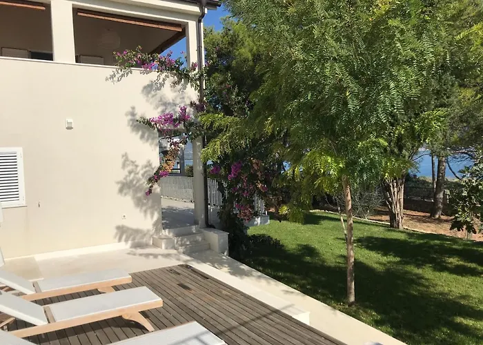 Villa Luxury Family Front - Sunday House